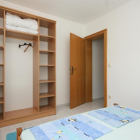 Apartments With A Parking Space Mandre, Pag - 6405 Kolan Room photo