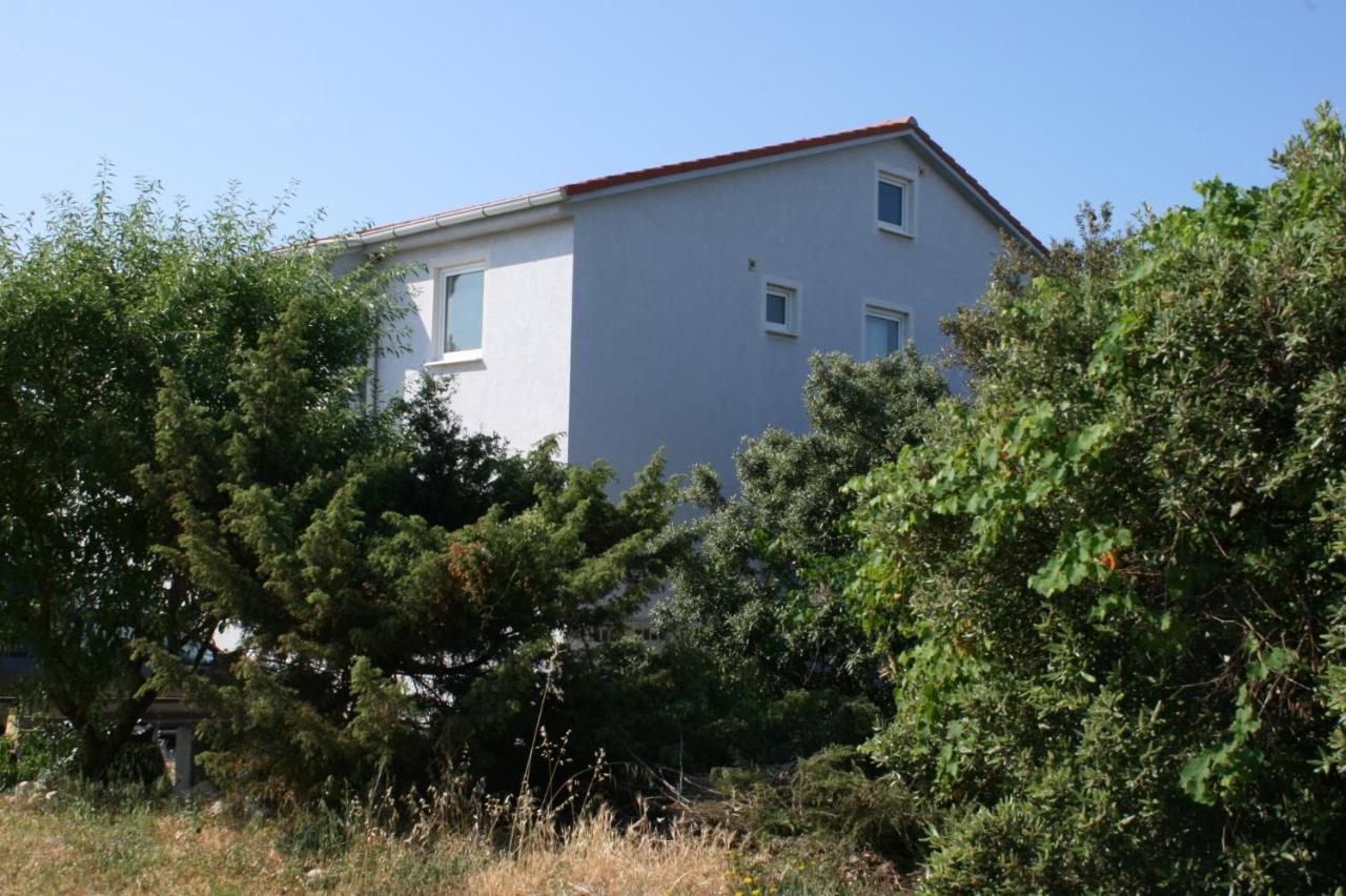Apartments With A Parking Space Mandre, Pag - 6405 Kolan Exterior photo