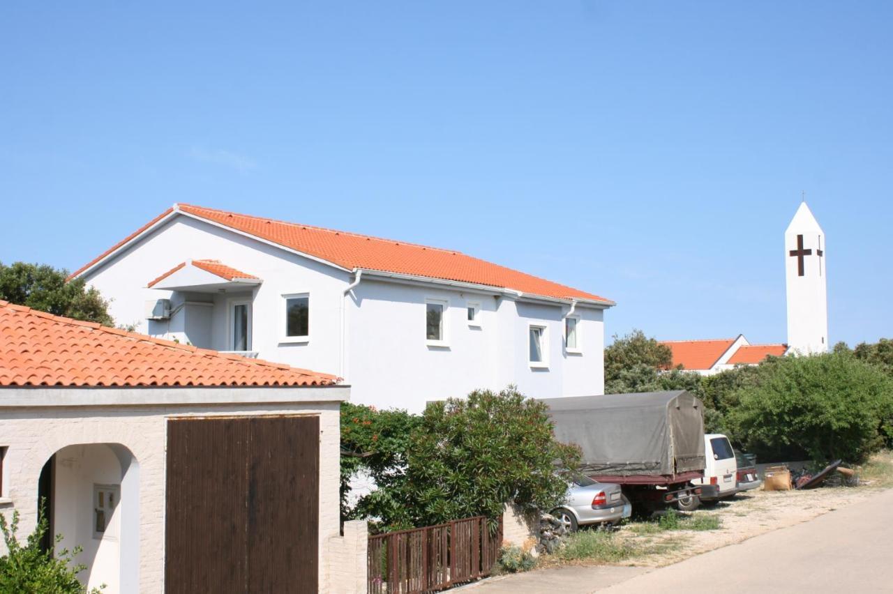 Apartments With A Parking Space Mandre, Pag - 6405 Kolan Exterior photo
