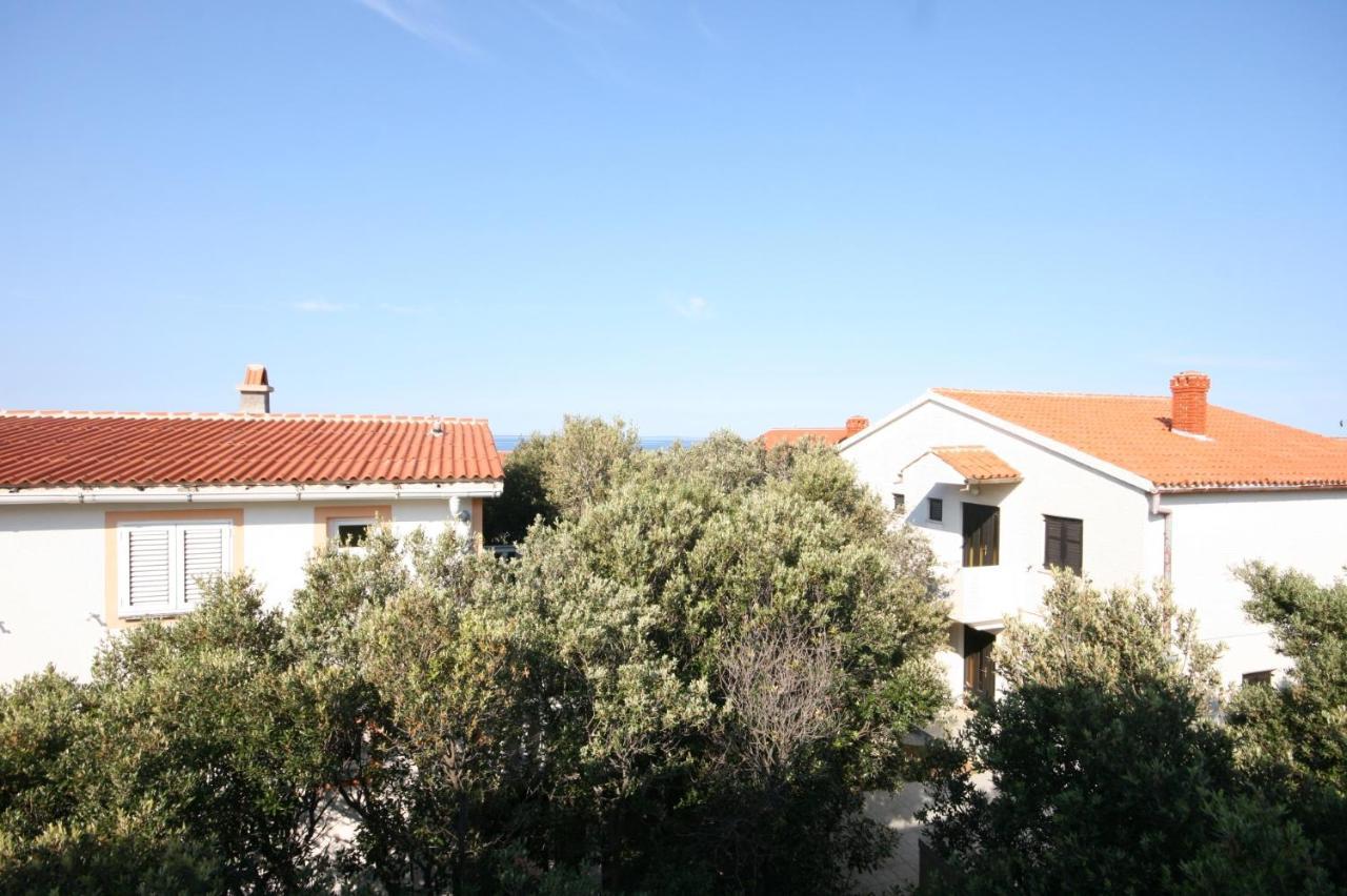 Apartments With A Parking Space Mandre, Pag - 6405 Kolan Exterior photo
