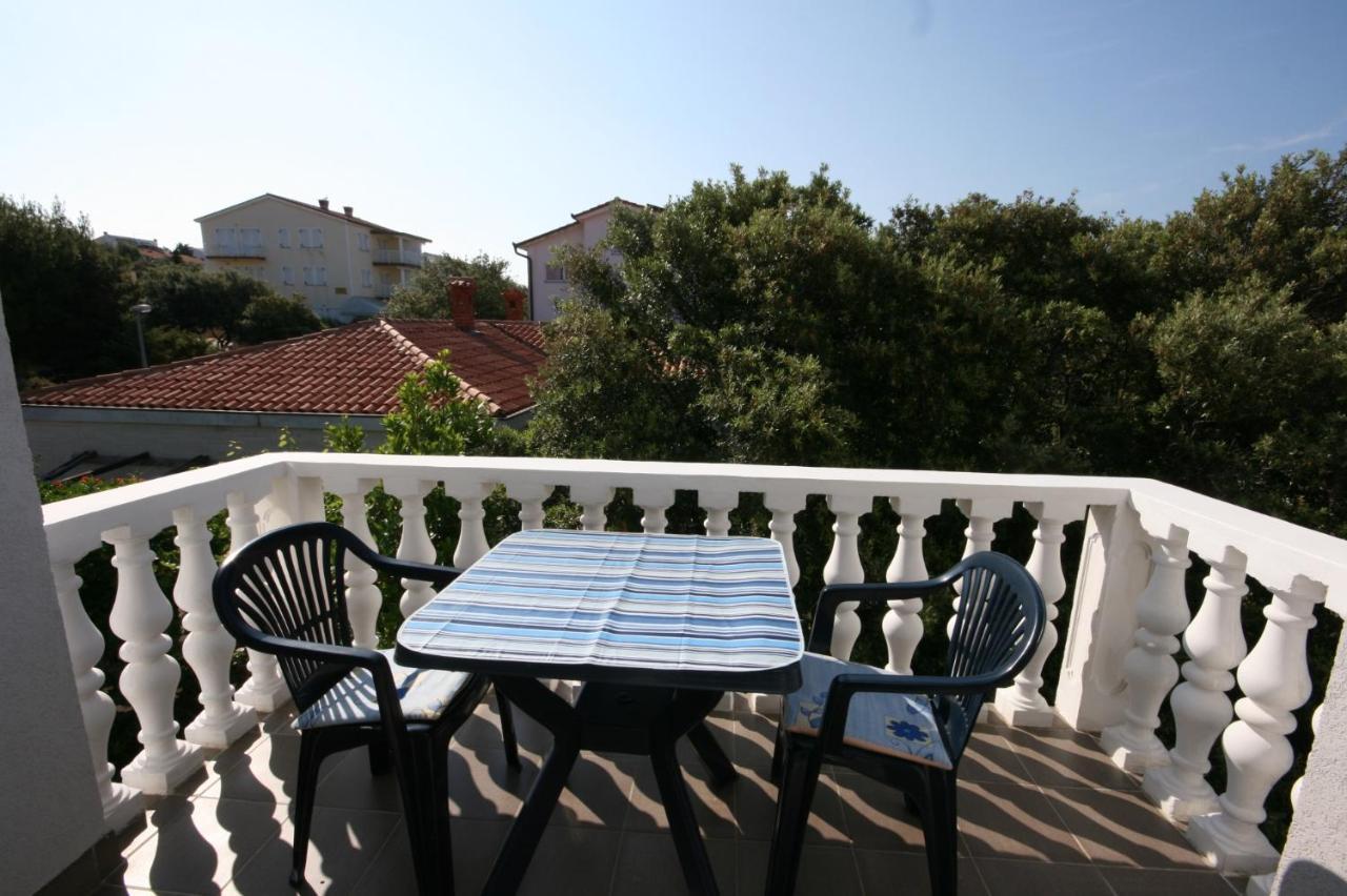 Apartments With A Parking Space Mandre, Pag - 6405 Kolan Exterior photo