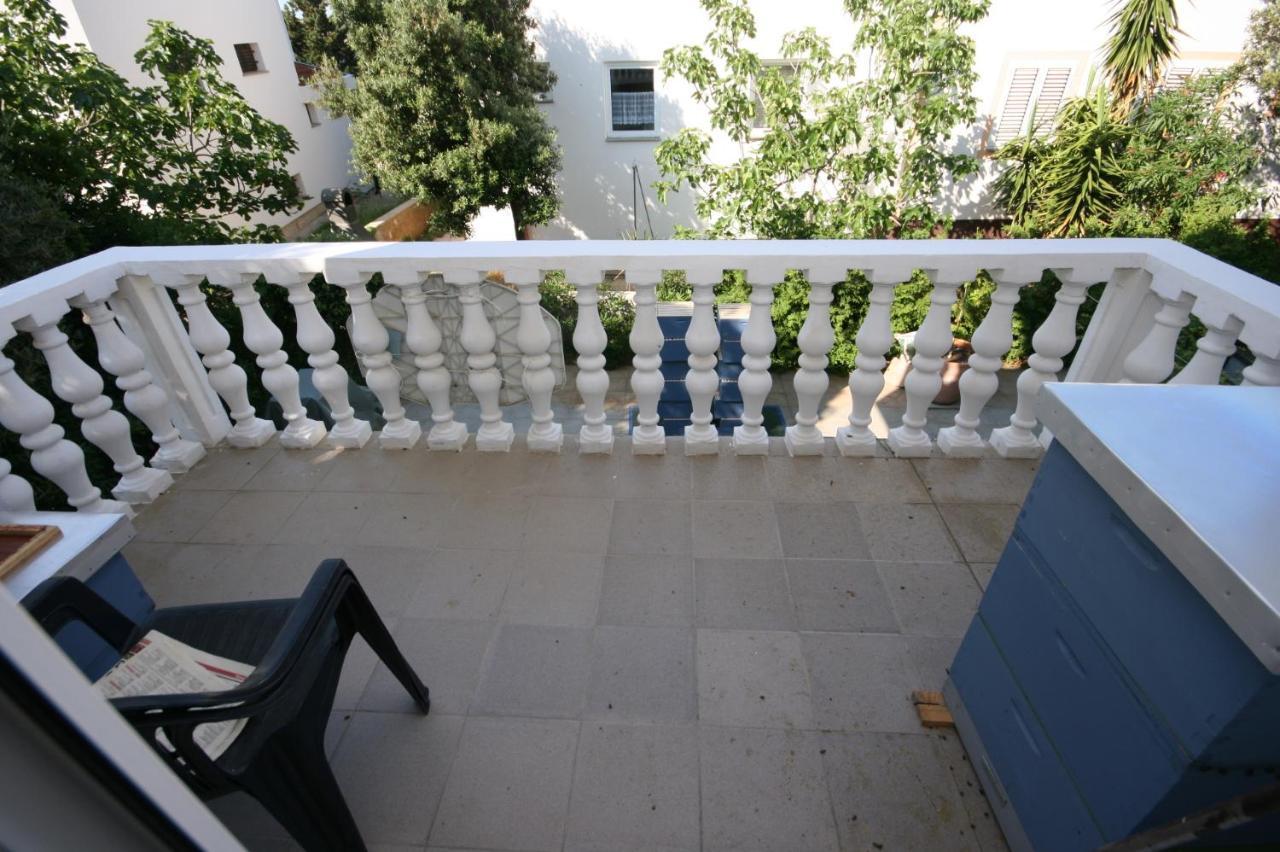 Apartments With A Parking Space Mandre, Pag - 6405 Kolan Exterior photo
