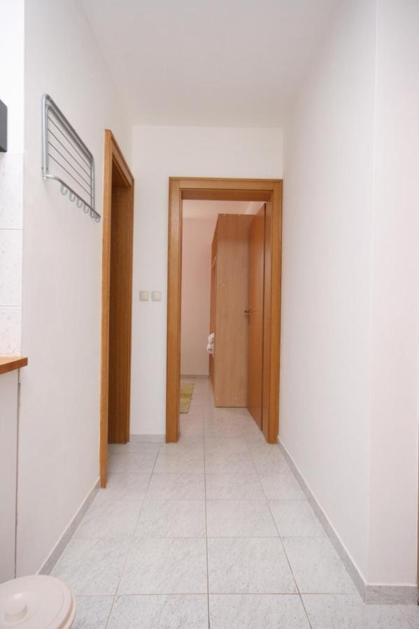 Apartments With A Parking Space Mandre, Pag - 6405 Kolan Exterior photo