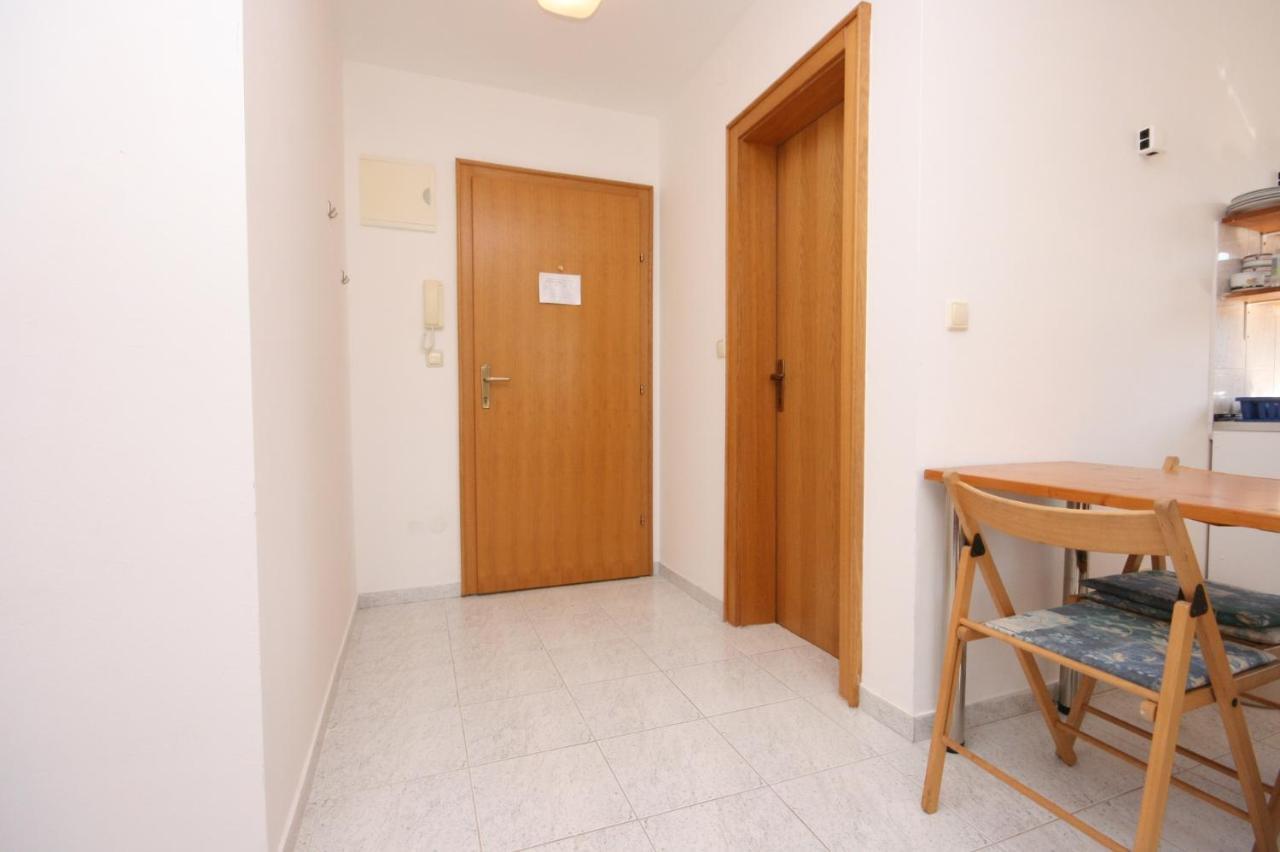 Apartments With A Parking Space Mandre, Pag - 6405 Kolan Exterior photo