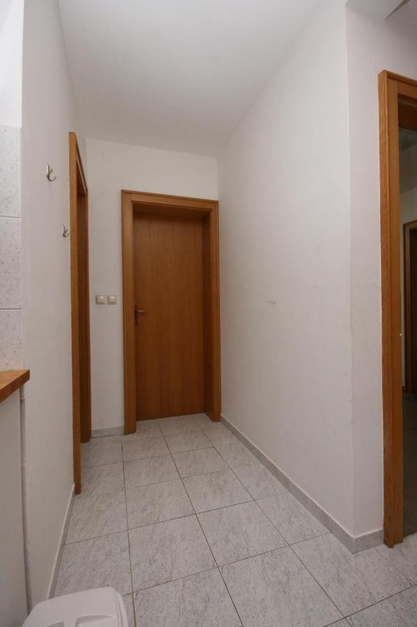Apartments With A Parking Space Mandre, Pag - 6405 Kolan Exterior photo