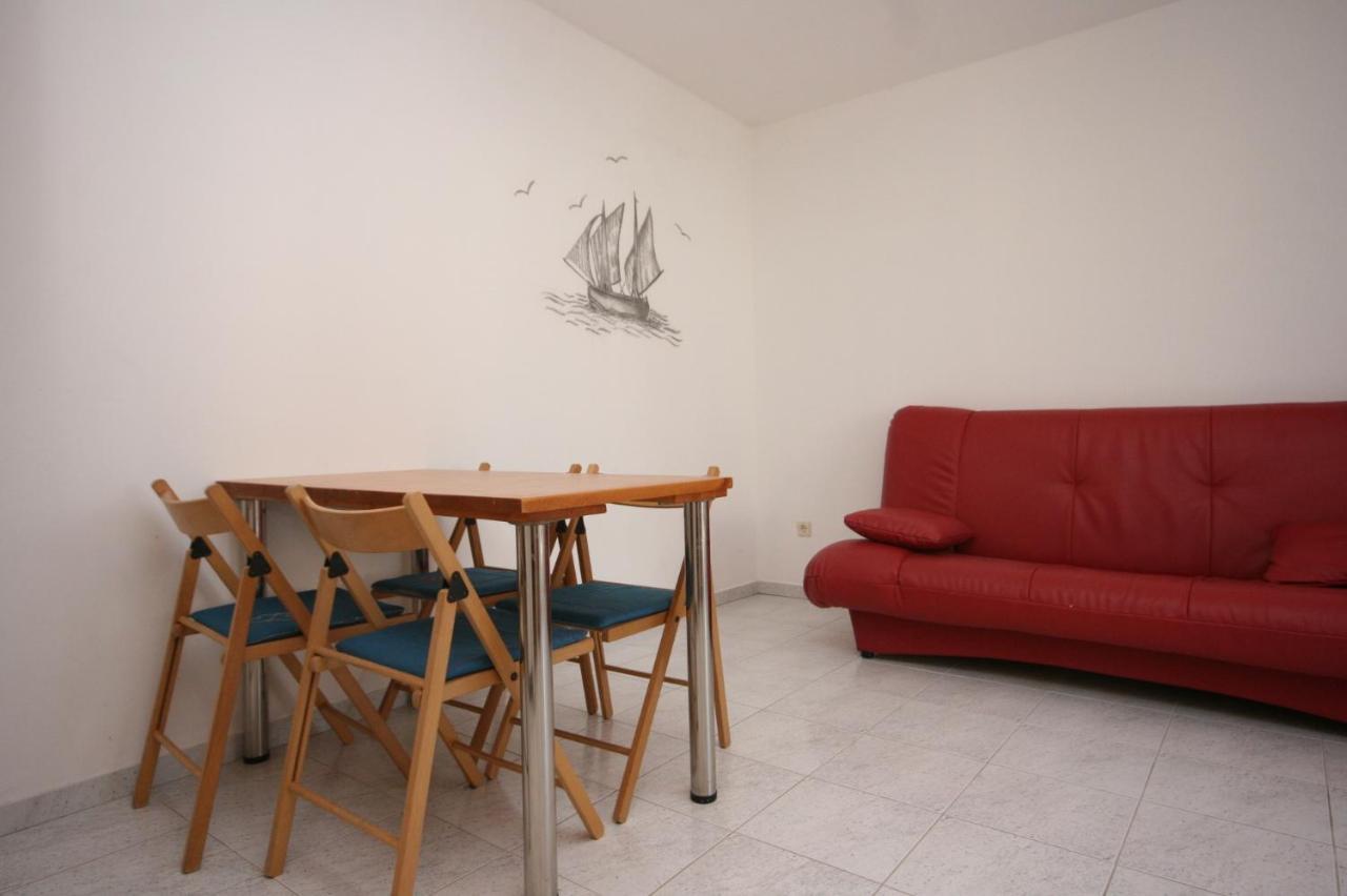 Apartments With A Parking Space Mandre, Pag - 6405 Kolan Exterior photo
