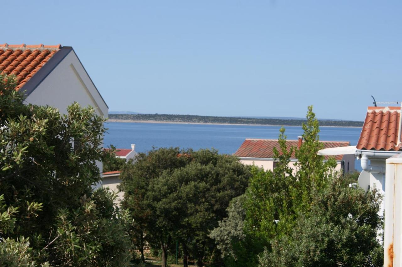Apartments With A Parking Space Mandre, Pag - 6405 Kolan Exterior photo