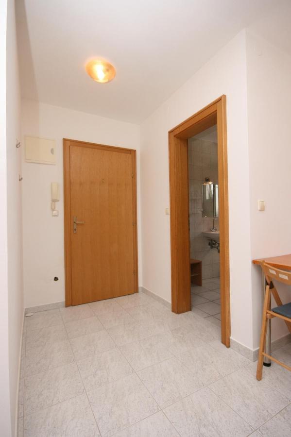 Apartments With A Parking Space Mandre, Pag - 6405 Kolan Exterior photo