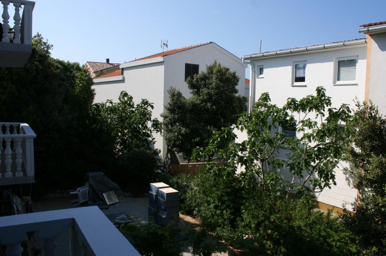 Apartments With A Parking Space Mandre, Pag - 6405 Kolan Exterior photo
