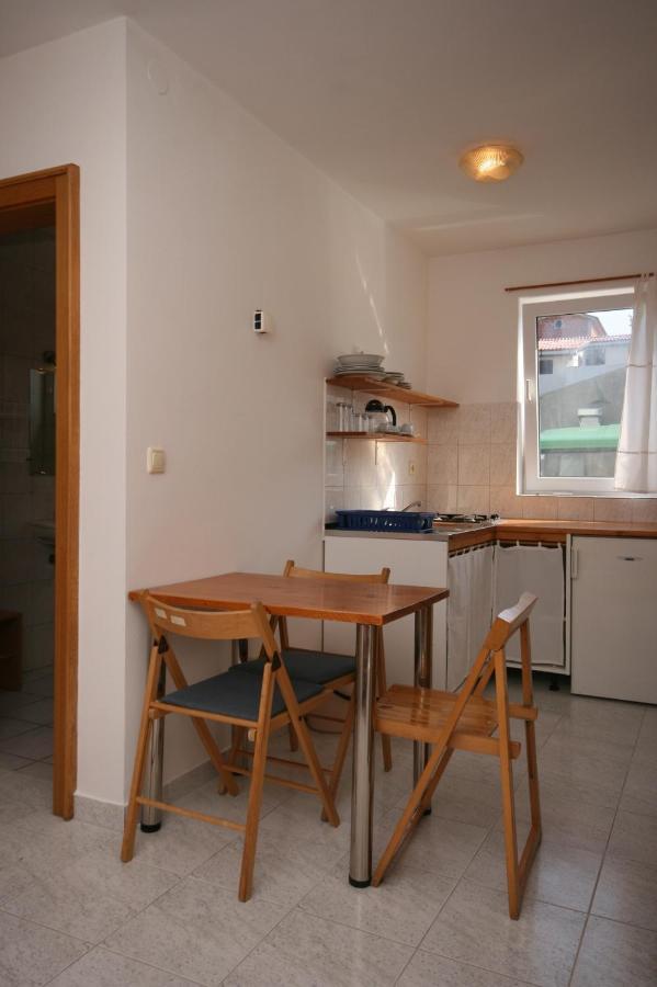 Apartments With A Parking Space Mandre, Pag - 6405 Kolan Exterior photo