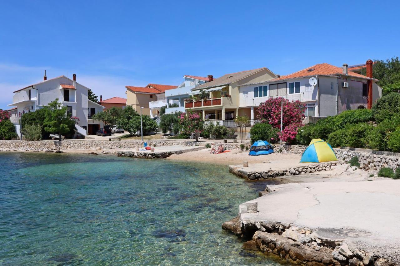 Apartments With A Parking Space Mandre, Pag - 6405 Kolan Exterior photo