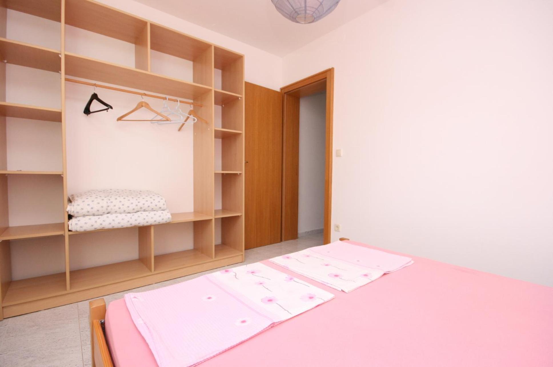 Apartments With A Parking Space Mandre, Pag - 6405 Kolan Room photo