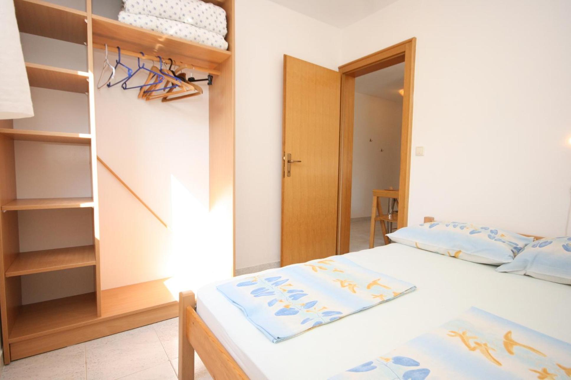 Apartments With A Parking Space Mandre, Pag - 6405 Kolan Room photo